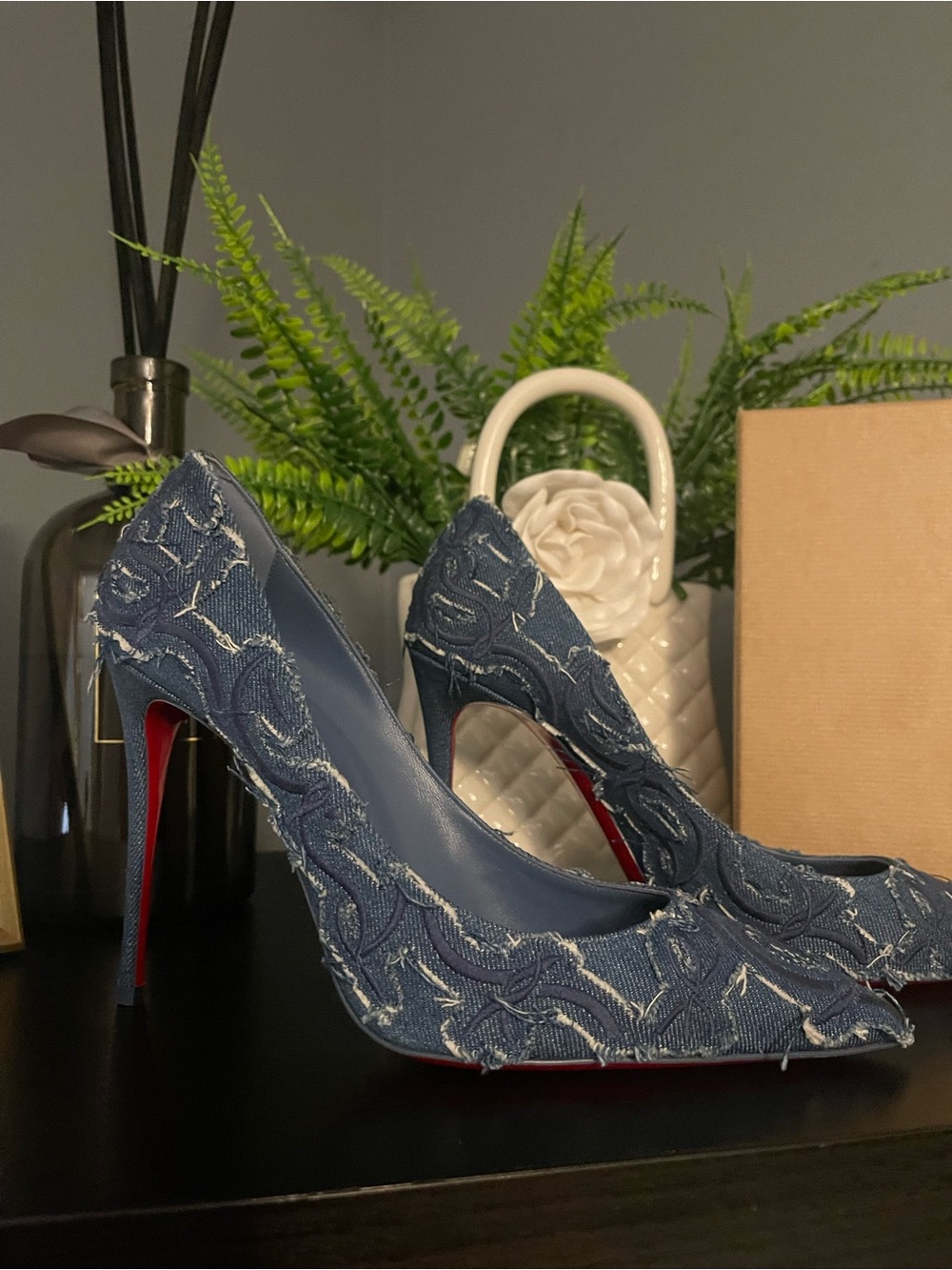 NWT Christian Louboutin Kate Toile Denim 100mm